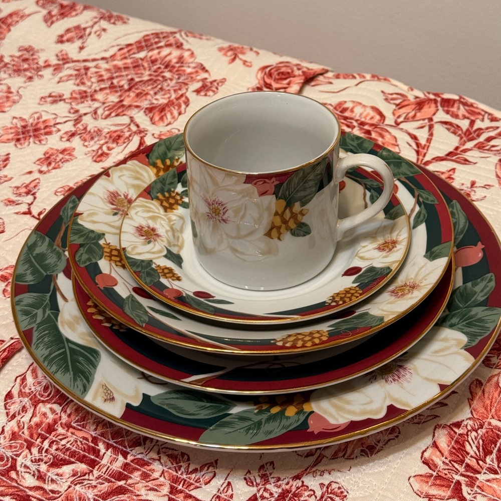 TIENSHAN Magnolia Fine China 20pc- Five Piece Place Settings Tienshan Excellent